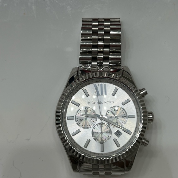 Michael kors MK8405 Watch - Picture 2 of 3